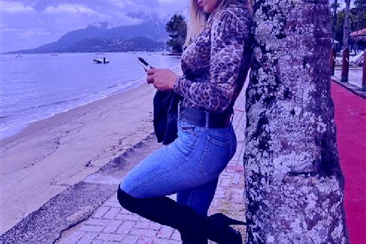 Ariana, 38 — Escort in Landri Sales, Brazil