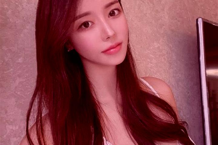 Ariana, 38 — Escort in Shuanglongchang, China