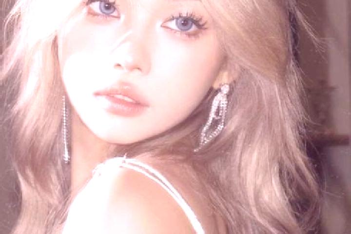 Ariana, 39, a blonde brown-eyed asian companion based in Simin Shahr. Offering Overnight, A-Level, Duos. Available for incall and outcall, overnight bookings...