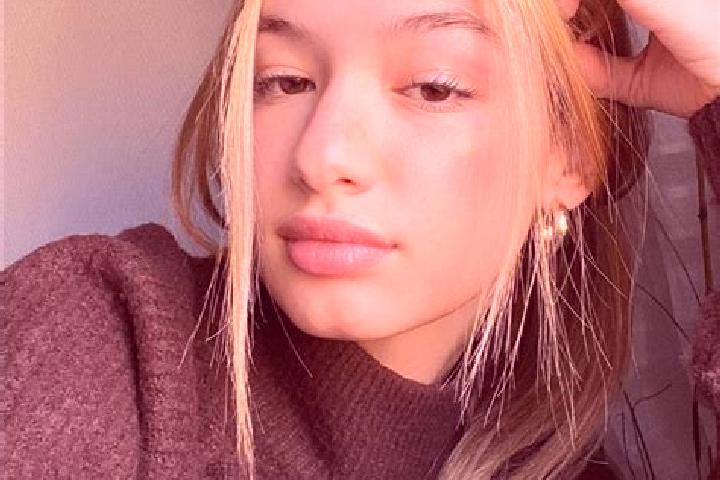 Ariana, 39, a blonde brown-eyed indian companion based in Pontorson. Offering BDSM, OWO, CIM. Available for incall and outcall, day and evening dates.