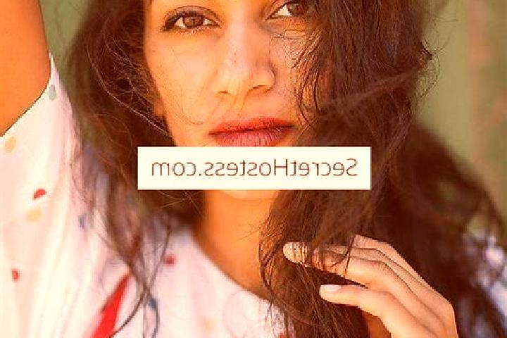 Ariana, 39, a red dark-eyed indian companion based in Zamora Pico de Oro. Offering Massage, GFE, BDSM, Striptease, Fetish. Available for incall and outcall, ...