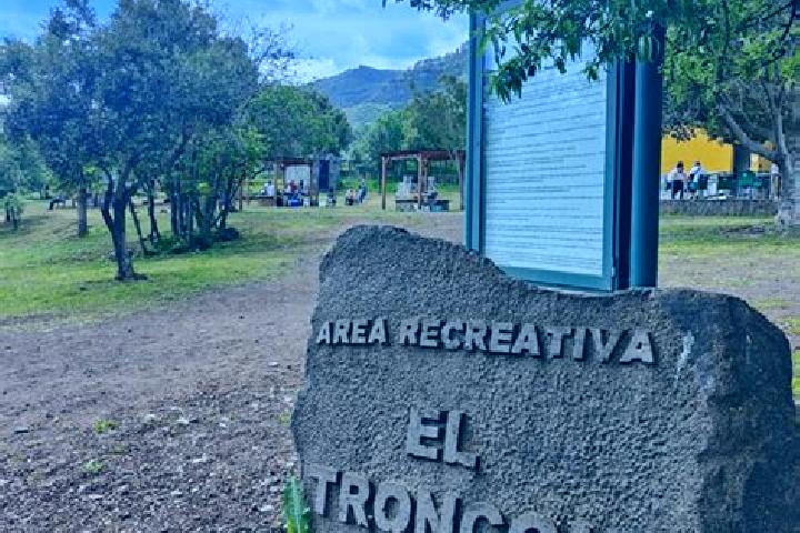 Ariana, 39 — Escort in El Troncon, Mexico