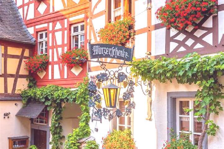 Ariana, 39 — Escort in Moenkloh, Germany