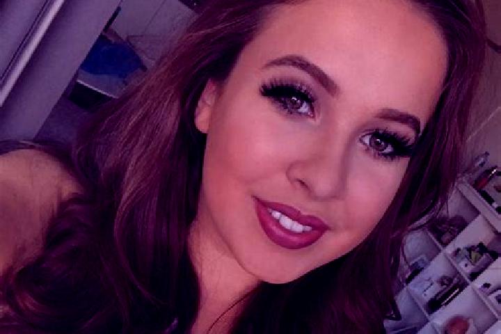 Aubrey, 20, a brunette brown-eyed mediterranean companion based in Pierrefeu-du-Var. Offering GFE, Roleplay, Domination. Available for incall and outcall, ov...