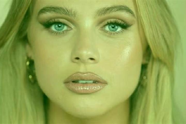 Aubrey, 20, a platinum blonde dark-eyed caucasian companion based in Evora. Offering Deep French Kissing, A-Level, Roleplay, Girlfriend Experience. Available...