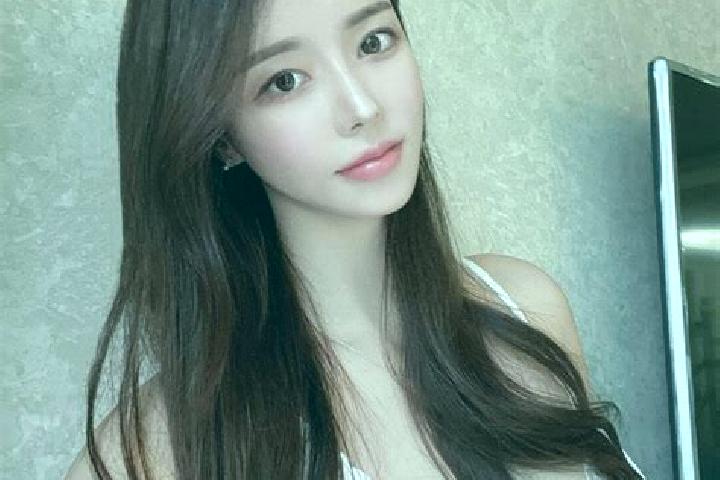 Aubrey, 20 — Escort in Jiecun, China
