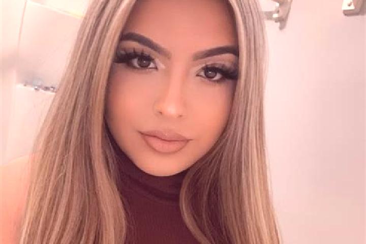 Aubrey, 21, a red blue-eyed latina companion based in Bellenaves. Offering Travel Companion, Domination, Deep French Kissing, A-Level. Available for incall a...