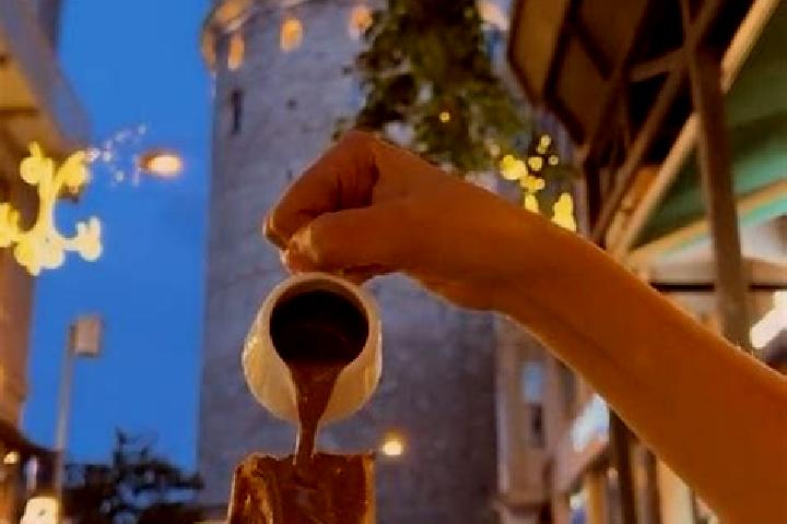 Aubrey, 21 — Escort in Kadikoey, Turkey