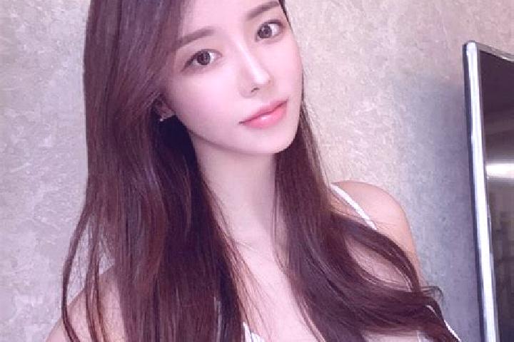 Aubrey, 21 — Escort in Xiangzikou, China