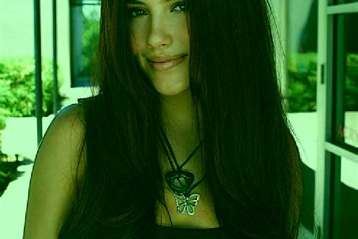 Aubrey, 22, a auburn dark-eyed latina companion based in Maoshi. Offering Massage, Couples, BDSM. Available for incall and outcall, day and evening dates.