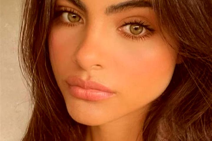 Aubrey, 22, a black hazel-eyed middle eastern companion based in Costa de Araujo. Offering Tantra, Prostate Massage, OWO. Available for incall and outcall, d...