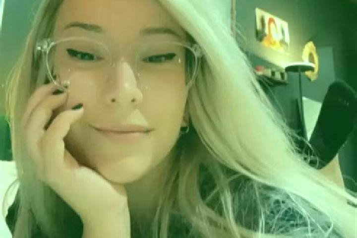 Aubrey, 22, a blonde amber-eyed asian companion based in Chivhu. Offering Dinner Date, Fetish, Party Girl, 69. Available for incall and outcall, day and even...