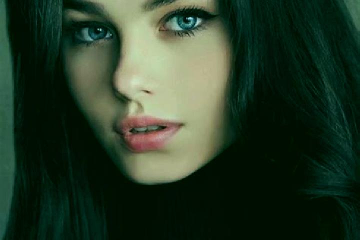 Aubrey, 22, a red dark-eyed caucasian companion based in Betley. Offering Massage, Duos, Domination. Available for incall and outcall, day and evening dates.