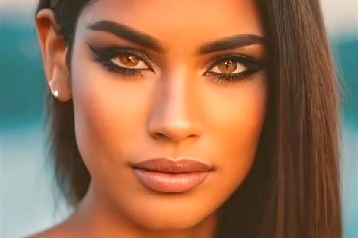 Aubrey, 22, a red green-eyed latina companion based in El Susto. Offering Erotic Massage, Roleplay, Deep French Kissing, Couples, Overnight. Available for in...