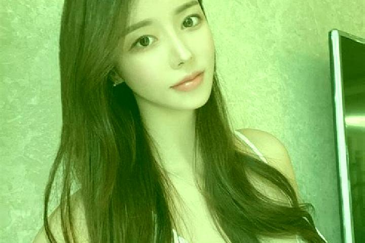 Aubrey, 22 — Escort in Anliang, China