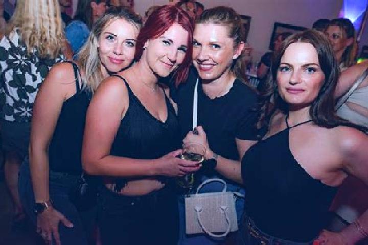 Aubrey, 22 — Escort in Neuhofen, Germany
