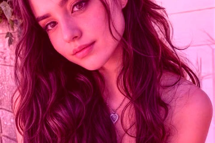 Aubrey, 23, a red hazel-eyed latina companion based in Troyeshchyna. Offering A-Level, Party Girl. Available for incall and outcall, day and evening dates.