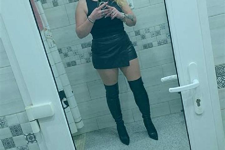 Aubrey, 23 — Escort in Lapus, Romania