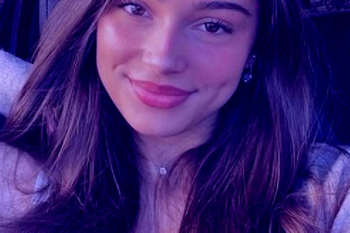 Aubrey, 24, a chestnut hazel-eyed latina companion based in Massemen. Offering Couples, Massage, Overnight. Available for incall and outcall, overnight booki...