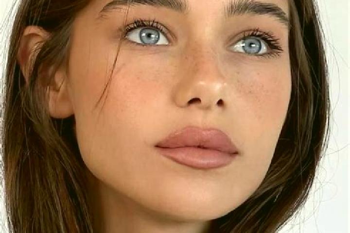 Aubrey, 25, a brunette brown-eyed indian companion based in Bairro Novo. Offering Roleplay, Striptease, Erotic Massage, OWO. Available for incall and outcall...