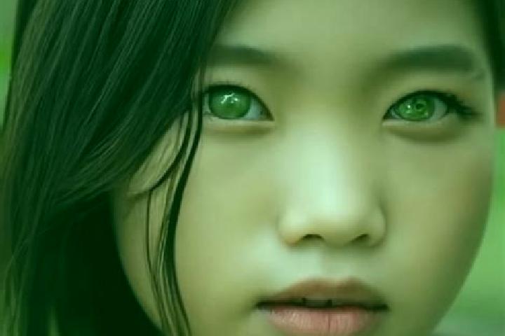 Aubrey, 25, a chestnut green-eyed asian companion based in Perechyn. Offering Deep French Kissing, OWO. Available for incall and outcall, day and evening dates.