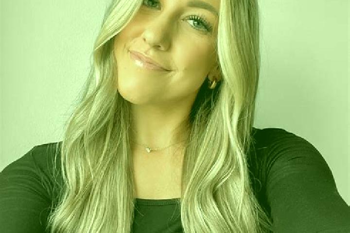 Aubrey, 26 — Escort in Kelsey-Woodlawn, Canada
