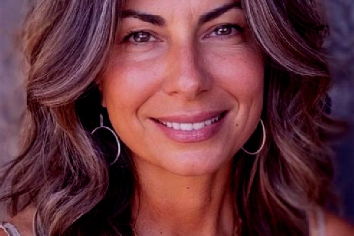 Aubrey, 27, a brunette grey-eyed latina companion based in El Dovio. Offering CIM, Striptease. Available for incall and outcall, day and evening dates.
