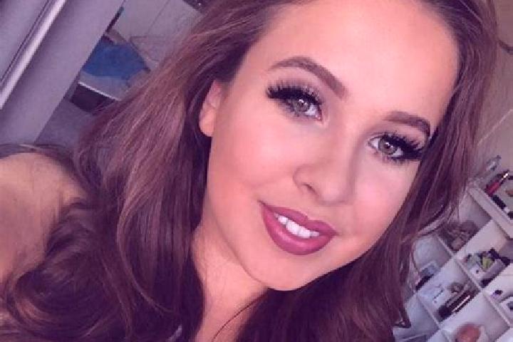 Aubrey, 27, a brunette grey-eyed mixed companion based in Tiocuautla. Offering Prostate Massage, OWO, Girlfriend Experience, Striptease, Tantra. Available fo...