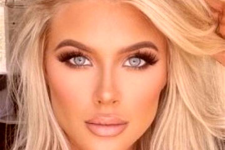 Aubrey, 27, a platinum blonde hazel-eyed asian companion based in Cliftleigh. Offering Striptease, Couples, Tantra. Available for incall and outcall, overnig...