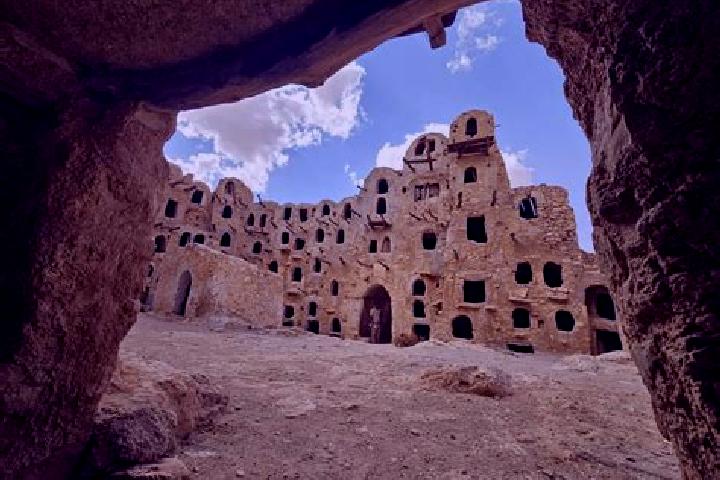 Aubrey, 27 — Escort in Qasr Abu Hadi, Libya