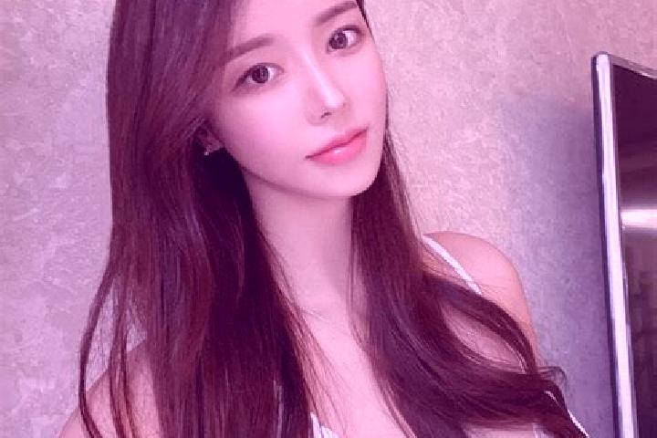 Aubrey, 27 — Escort in Xiagang, China
