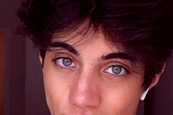 Aubrey, 28, a chestnut grey-eyed caucasian companion based in Benais. Offering OWO, Couples, GFE, Domination, Striptease. Available for incall and outcall, d...