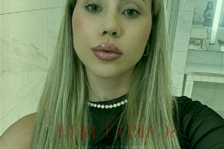 Aubrey, 28 — Escort in Francisco Macedo, Brazil