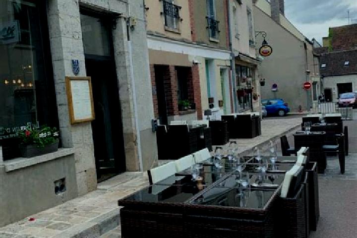 Aubrey, 28 — Escort in Frepillon, France
