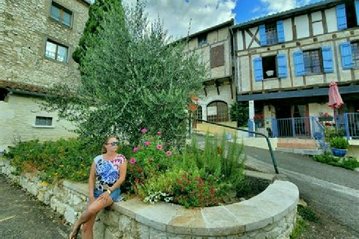 Aubrey, 29, a chestnut dark-eyed caucasian companion based in Montaigu-de-Quercy. Offering Travel Companion, Roleplay, Overnight, A-Level, Erotic Massage. Av...