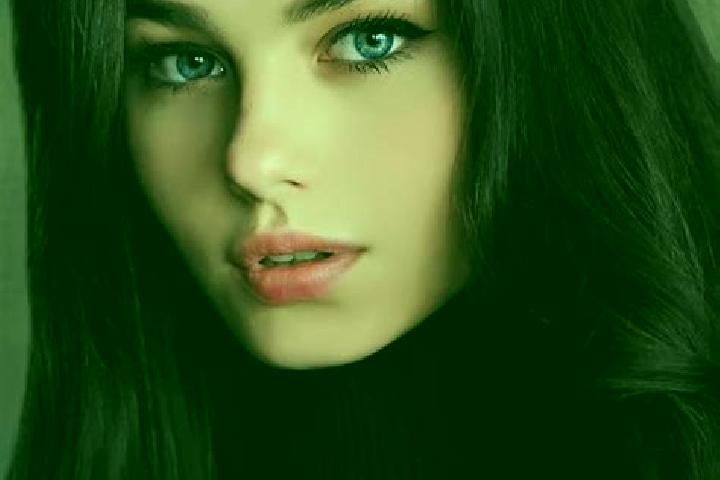 Aubrey, 30, a brunette amber-eyed slavic companion based in Humoreni. Offering Dinner Date, Fetish, Party Girl. Available for incall and outcall, day and eve...