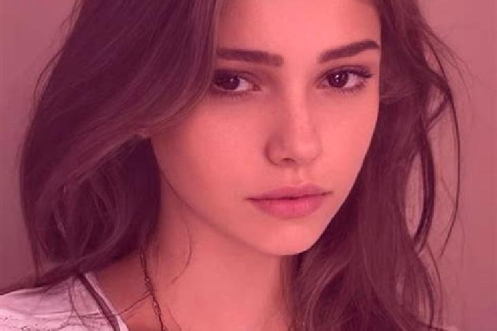 Aubrey, 30, a brunette hazel-eyed slavic companion based in Valbonne. Offering Party Girl, Striptease, Erotic Massage, Roleplay, GFE. Available for incall an...