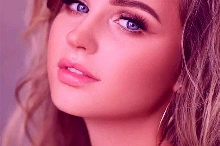 Aubrey, 30, a dark blonde blue-eyed ebony companion based in Leskovik. Offering CIM, Tantra, Striptease. Available for incall and outcall, day and evening da...
