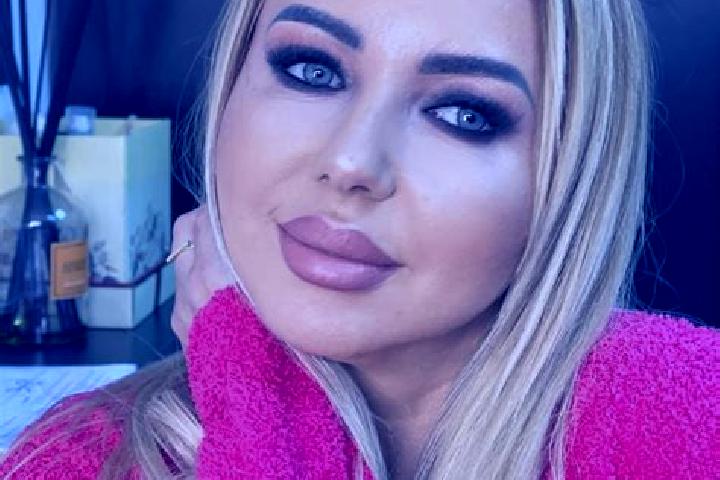 Aubrey, 30 — Escort in Petran, Albania