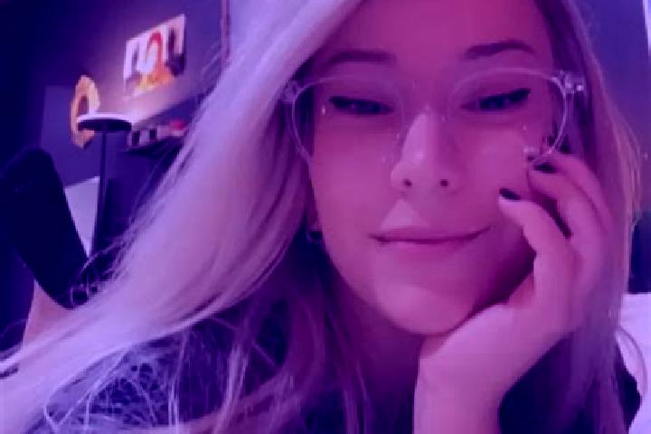 Aubrey, 31, a blonde amber-eyed asian companion based in Al Janiyah. Offering Party Girl, Deep French Kissing, Tantra, Massage. Available for incall and outc...