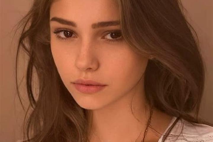 Aubrey, 31, a chestnut green-eyed slavic companion based in Rijmenam. Offering Couples, OWO, A-Level. Available for incall and outcall, overnight bookings av...
