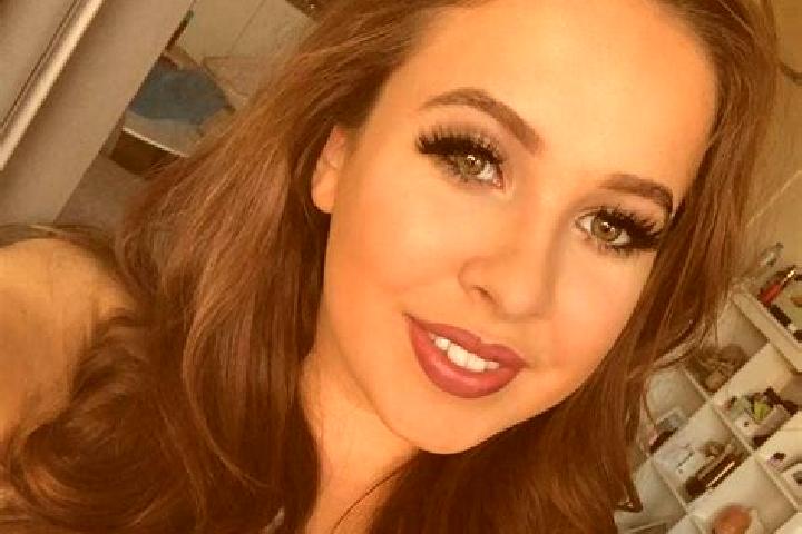 Aubrey, 31, a dark blonde amber-eyed latina companion based in Manhattan Hill. Offering Prostate Massage, Tantra, 69, Erotic Massage. Available for incall an...