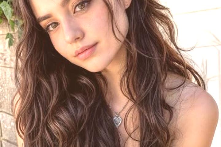 Aubrey, 32, a black hazel-eyed middle eastern companion based in Giussano. Offering GFE, Dinner Date, Couples. Available for incall and outcall, day and even...