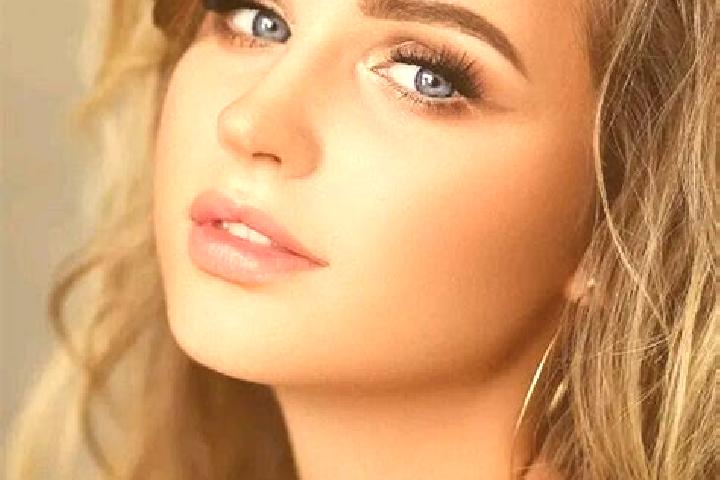 Aubrey, 32, a dark blonde blue-eyed mediterranean companion based in Jirov. Offering Domination, Party Girl, GFE, Massage, Duos. Available for incall and out...