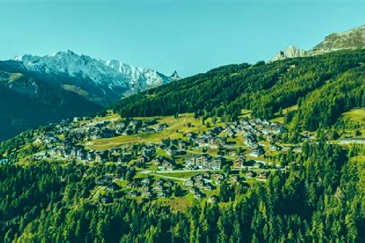 Aubrey, 32 — Escort in Peisey-Nancroix, France