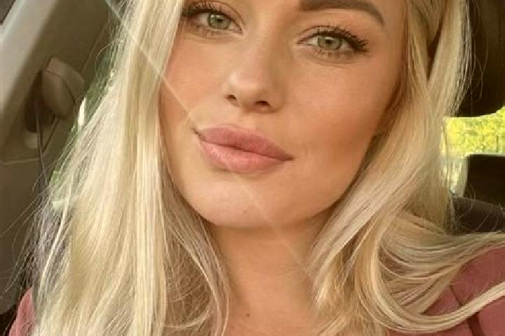 Aubrey, 33, a blonde hazel-eyed indian companion based in Longford. Offering Dinner Date, Massage, A-Level. Available for incall and outcall, day and evening...