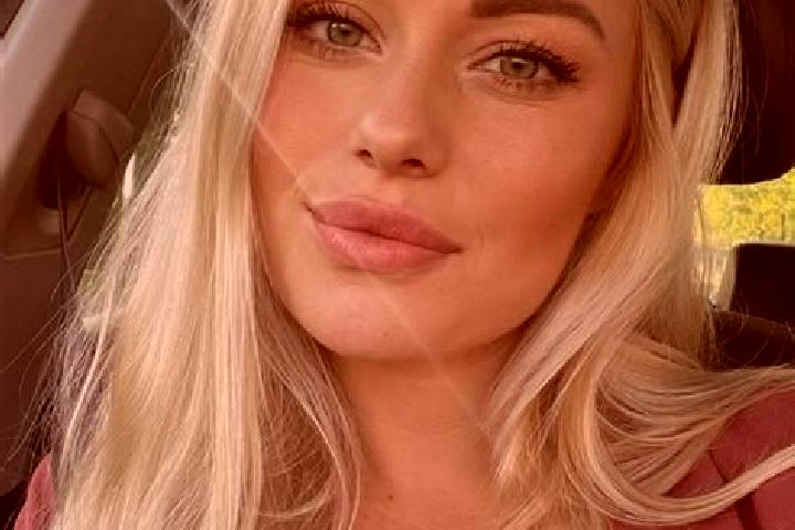 Aubrey, 33, a blonde hazel-eyed mediterranean companion based in San Pedro Pedernal. Offering GFE, Travel Companion, Erotic Massage, OWO. Available for incal...