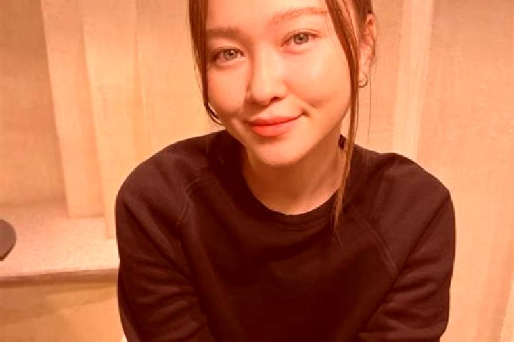 Aubrey, 33, a dark blonde blue-eyed asian companion based in Montebello Vicentino. Offering BDSM, Tantra, Roleplay, Dinner Date. Available for incall and out...