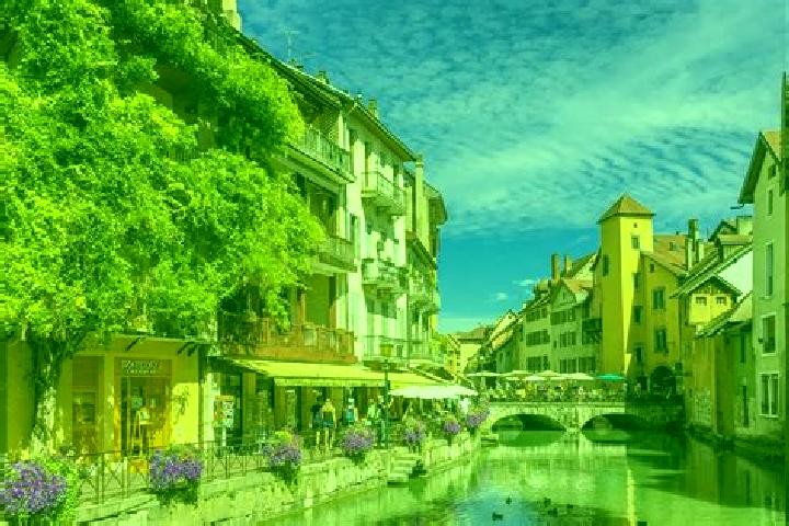 Aubrey, 33 — Escort in Genis, France