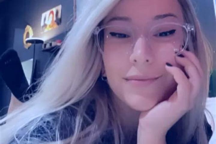 Aubrey, 34, a blonde dark-eyed ebony companion based in Klokocov. Offering Roleplay, Striptease, Party Girl, Fetish, Erotic Massage. Available for incall and...